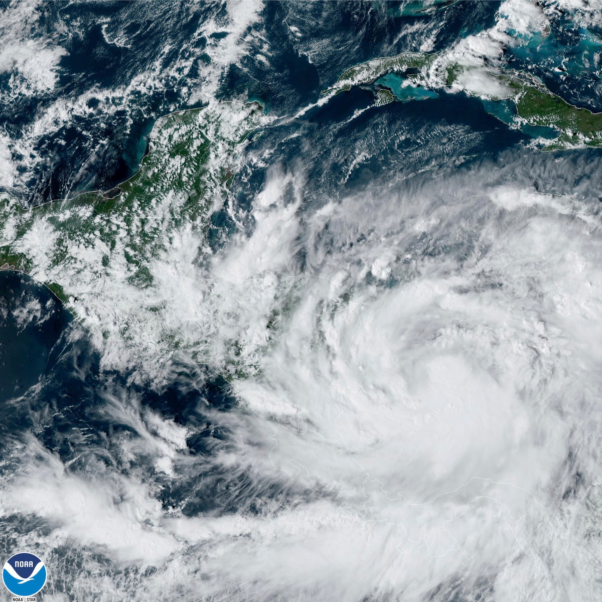 Hurricane Julia bears down on Nicaragua’s  Caribbean coast