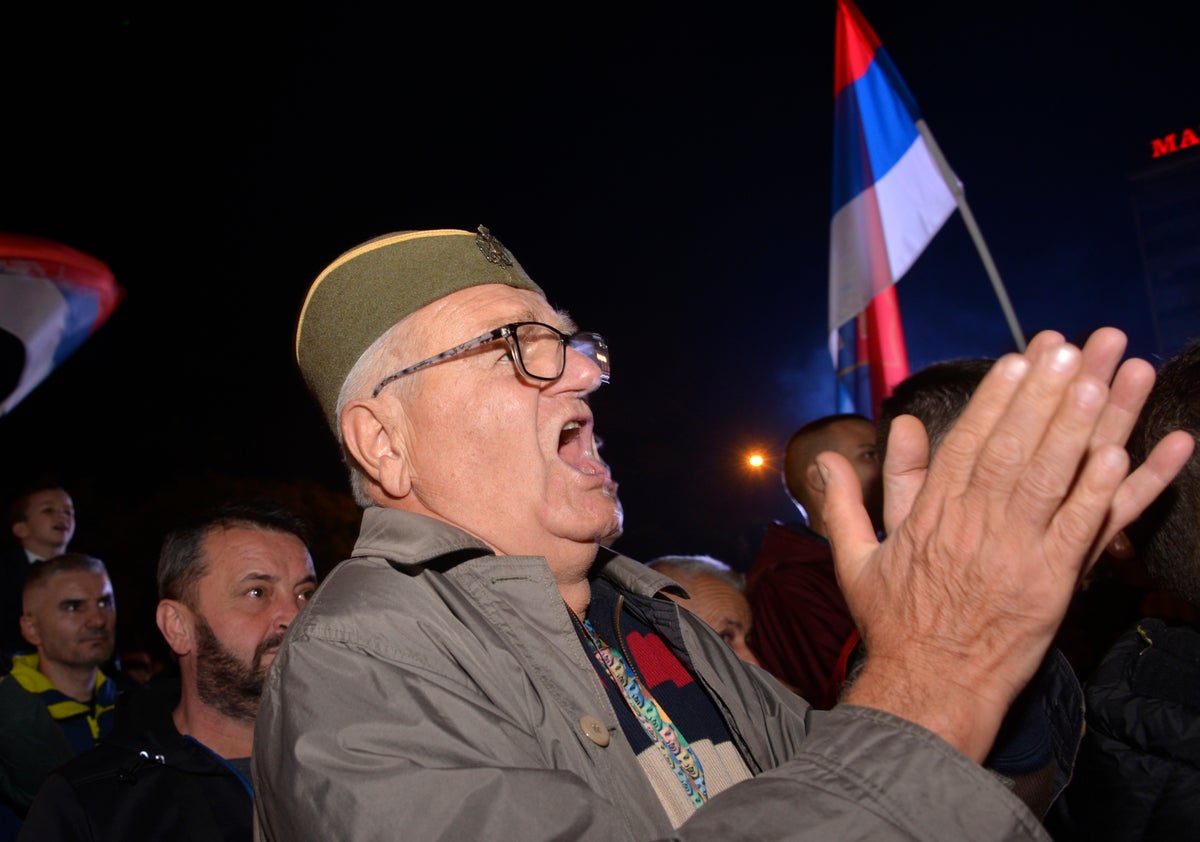 Bosnian Serbs protest alleging vote-rigging by Dodik