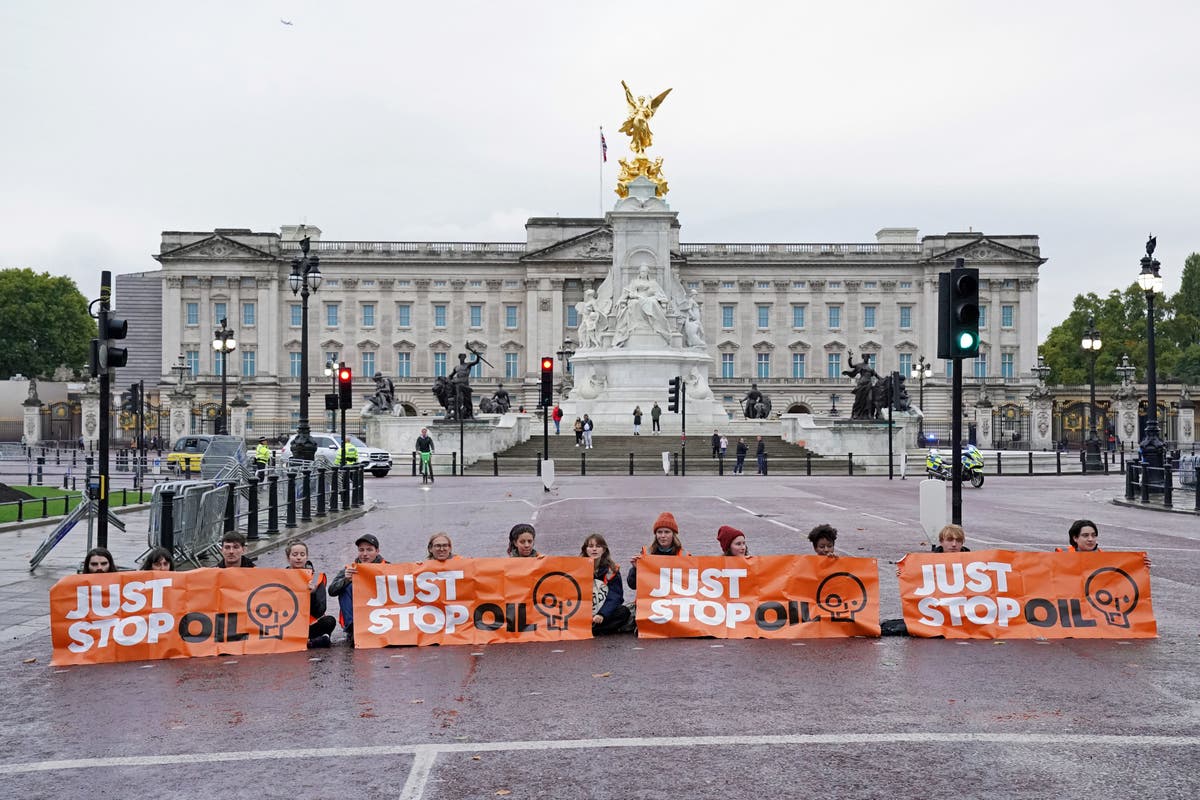 Just Stop Oil protesters block off The Mall in front of Buckingham Palace
