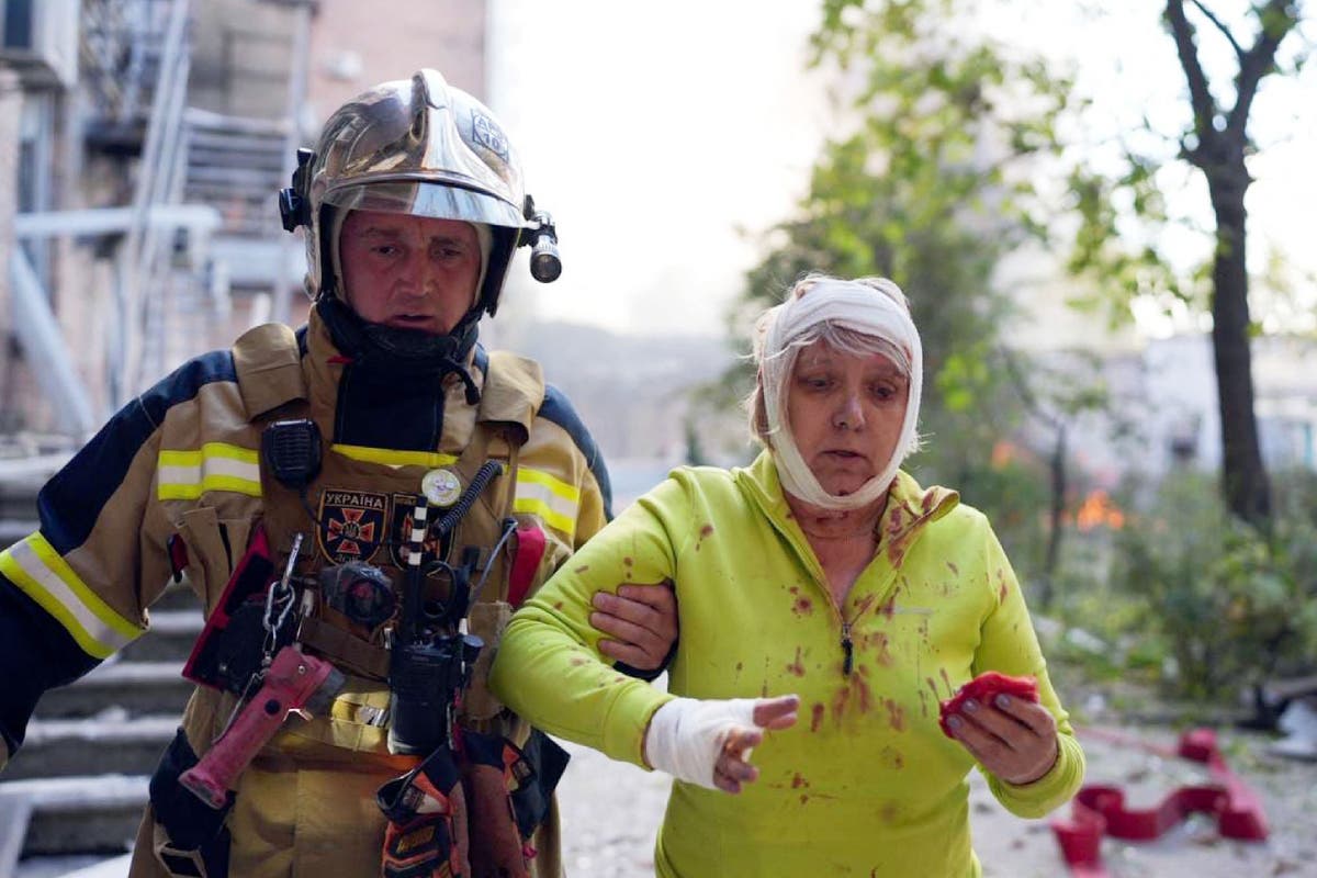 Правда ли что украина объявила. Пожарные Украины. Профессиональные спасатели России. Взрыв ЧС.