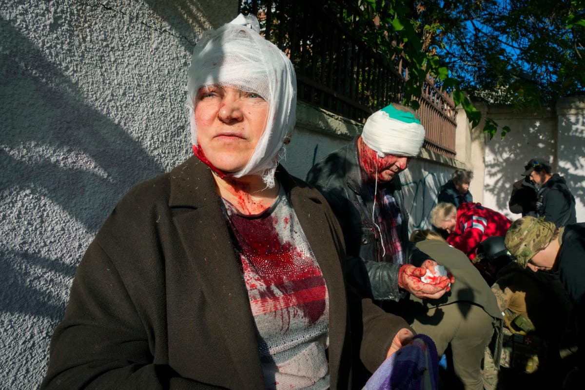 Putin&rsquo;s attack on Ukrainian cities a sign of desperation, says Truss