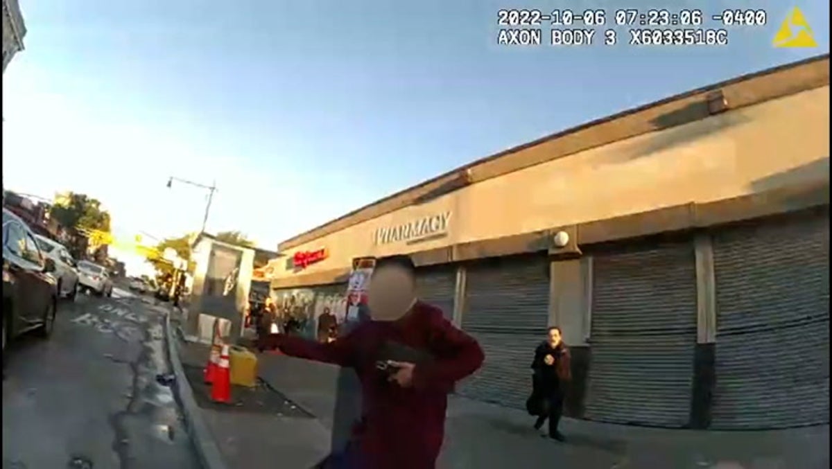 Knifeman slashes police officer’s nose in dramatic Bronx arrest