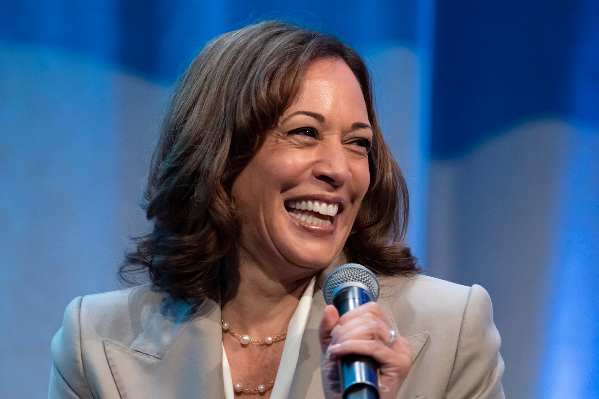 Harris in late-night TV gig pushes voting, laments no emojis