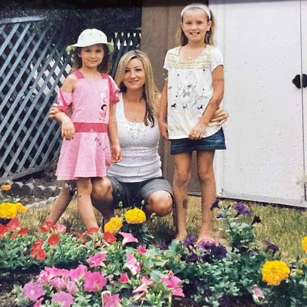 Ashley when she was younger with her mother Christy, and her sister Hailey