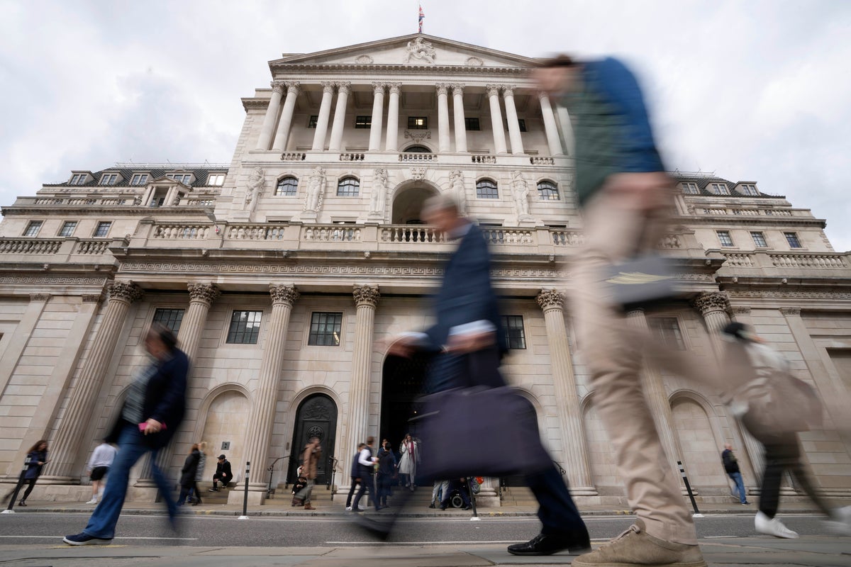 Банк Англии должен продлить чрезвычайные меры, заявил орган пенсионной индустрии