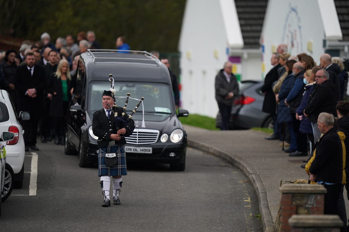 Hundreds of mourners attend first funerals for Donegal explosion victims