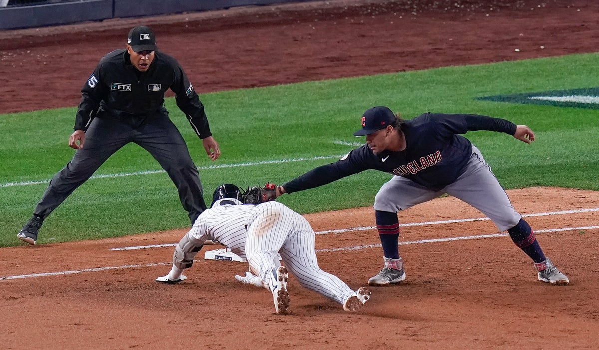 Yankees’ Donaldson trots too soon, thrown out on near HR