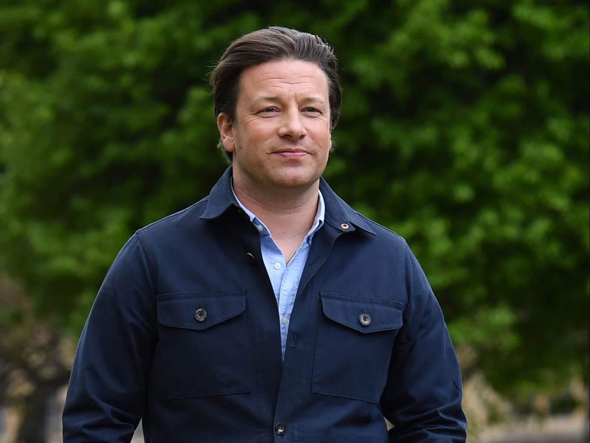 Jamie Oliver faces backlash after declaring he ‘thinks like a woman’ while cooking: ‘How does Jamie activate woman brain?’