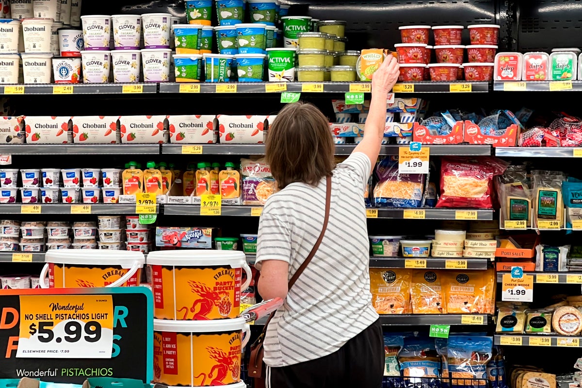 Americans are cutting their spending amid economic uncertainty, reports show