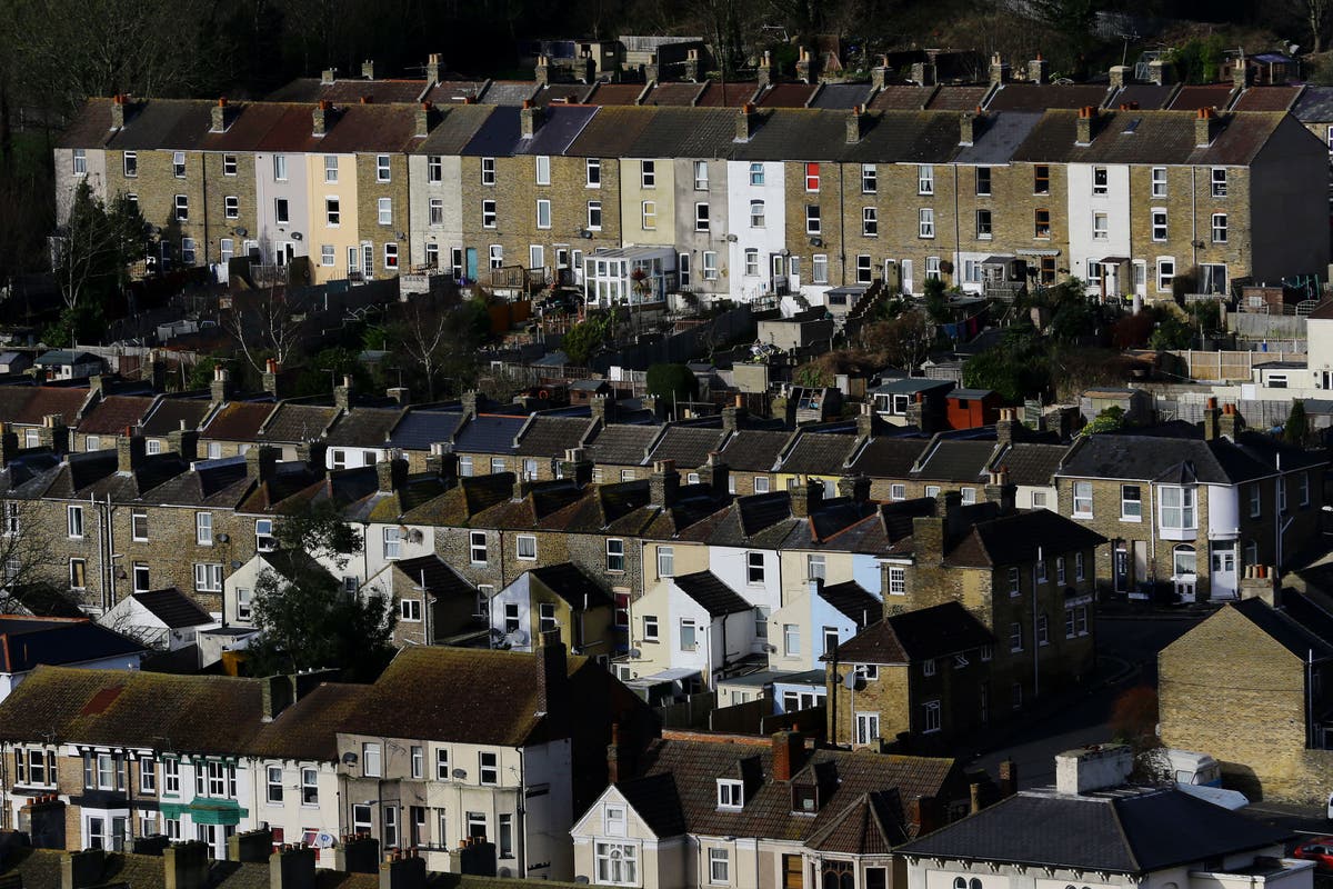 &lsquo;Storm clouds gather&rsquo; over housing market as mortgage rates rise