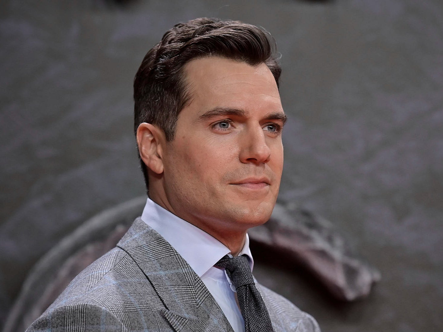 Henry Cavill Hairstyle: Channeling the Suave and Sophisticated Look! -  YouTube