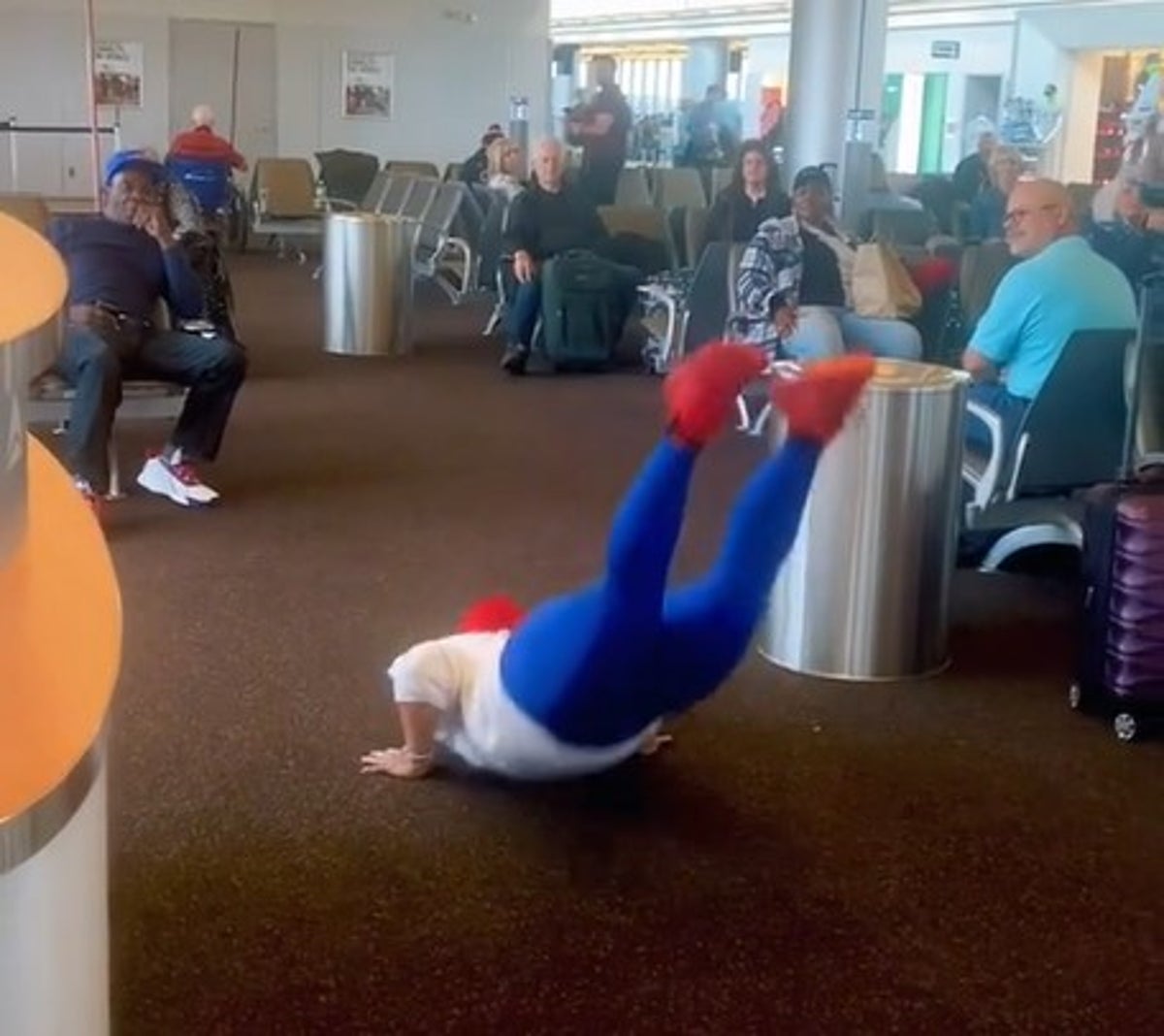 Departures dance-off as ‘passenger with the best moves’ gets an upgrade