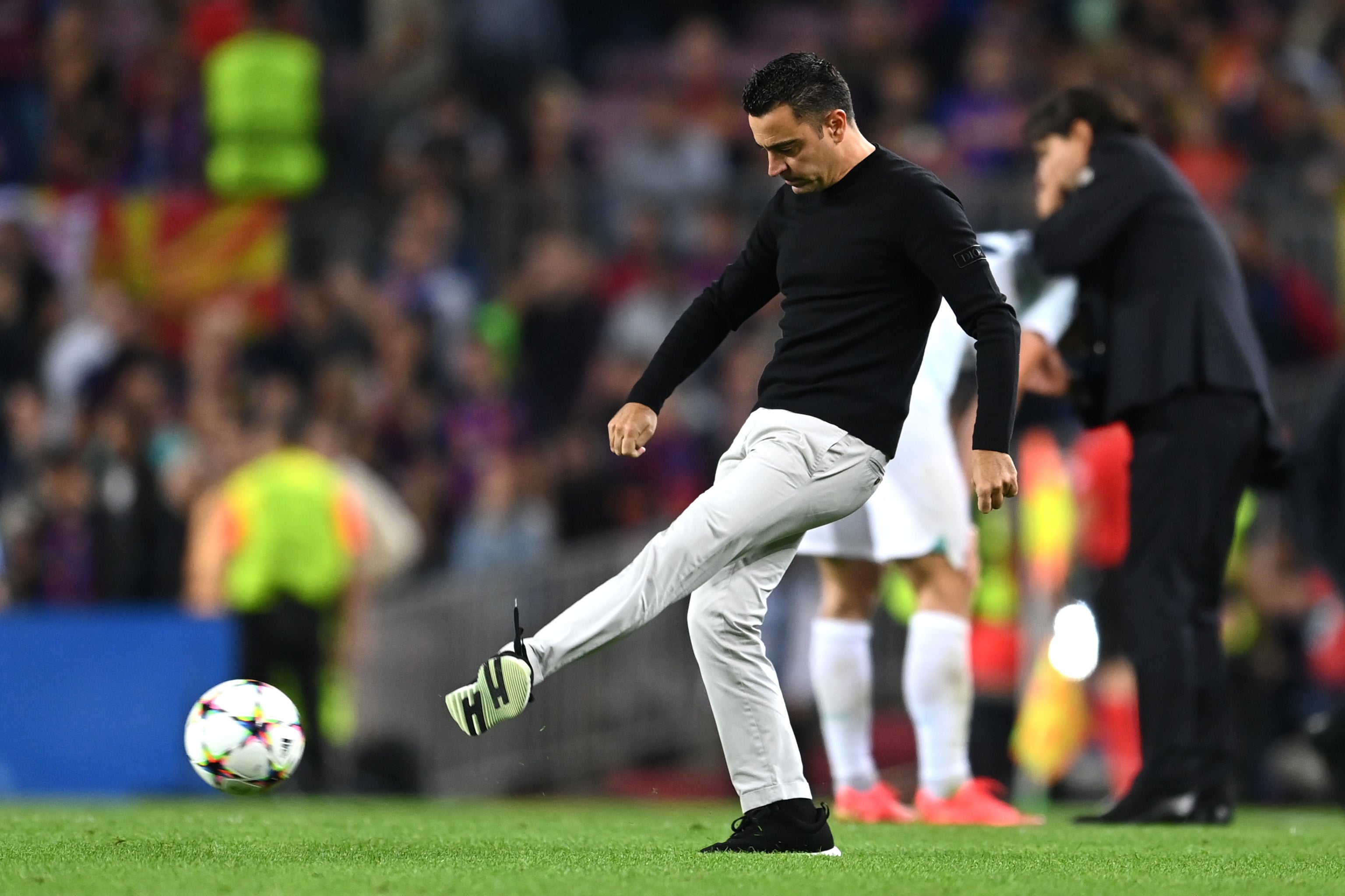 Xavi on the sideline as Barcelona draw with Inter