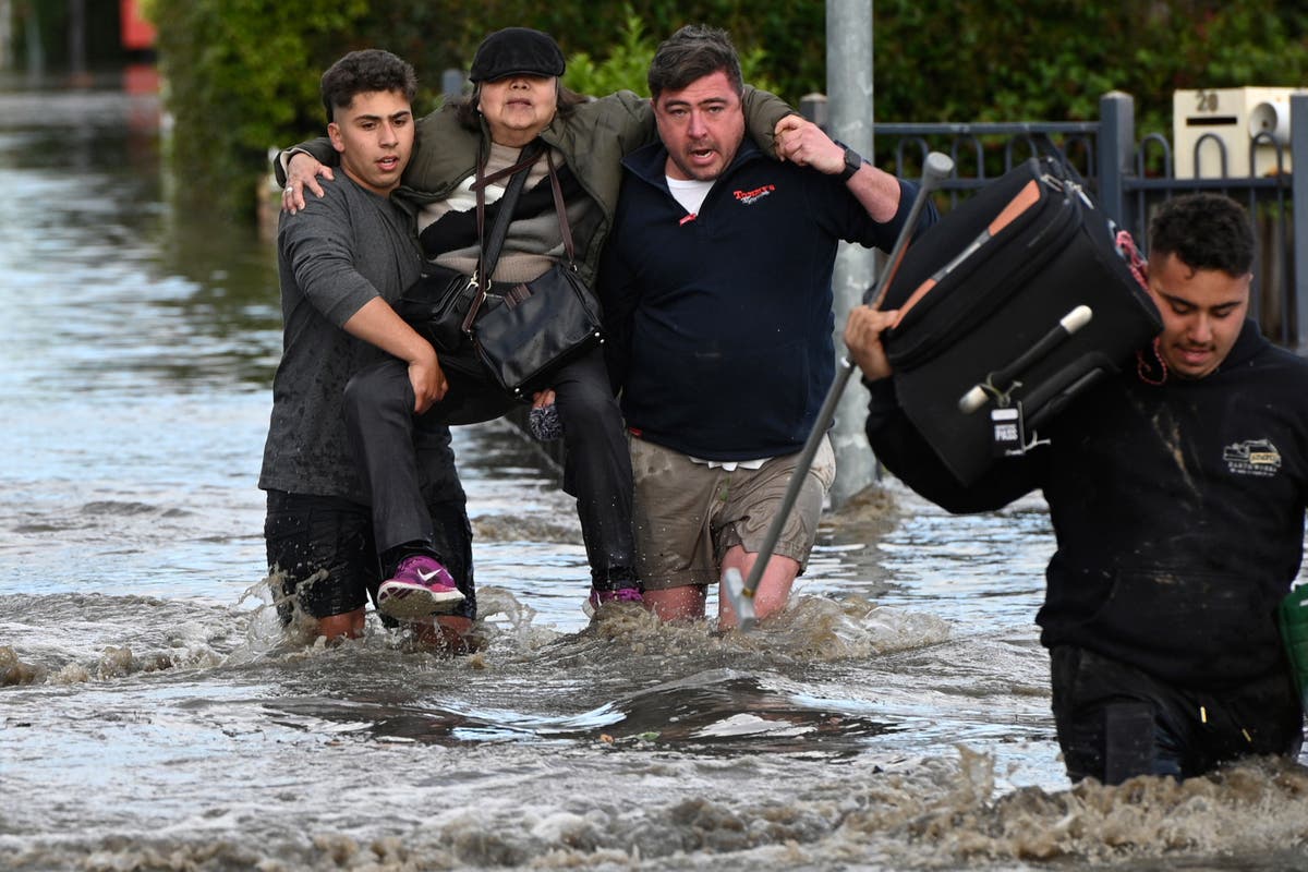 Australian PM tours flood-hit parts of Victoria as crisis batters three states