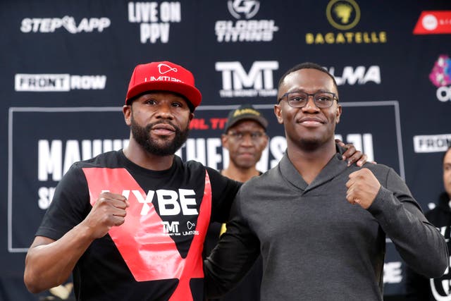 <p>Floyd Mayweather (left) has agreed to an exhibition fight with British YouTuber Deji </p>