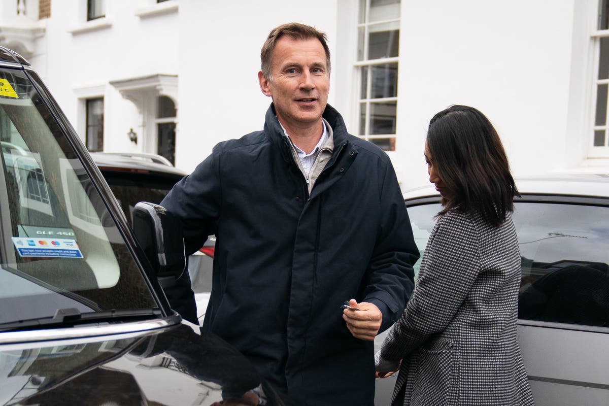 Who is the UK Prime Minister? Jeremy Hunt is now the de facto leader