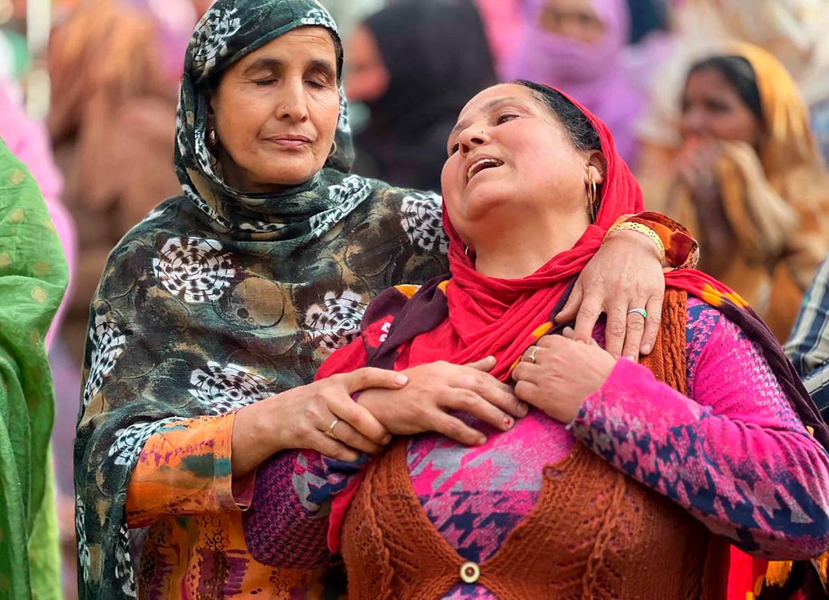 Assailants fatally shoot Hindu man in Kashmir Assailants fatally shoot Hindu man in Kashmir