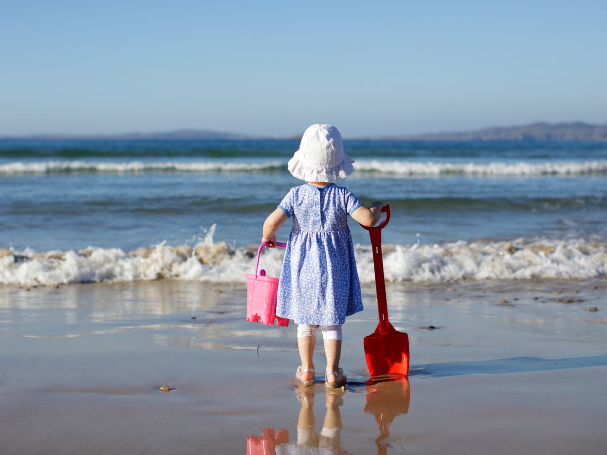 Children who spend time near the sea have better mental health in adulthood, study finds