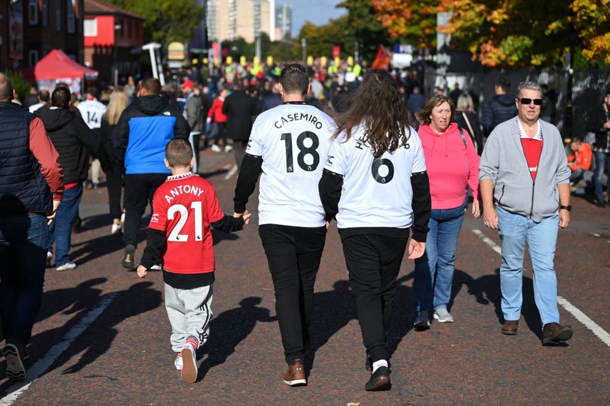 Manchester United vs Newcastle United LIVE: Premier League team news, line-ups and more