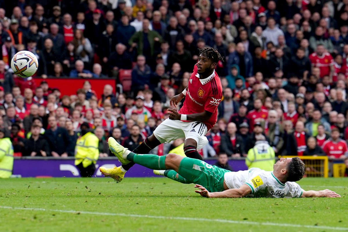 Newcastle keep Manchester United at bay at Old Trafford