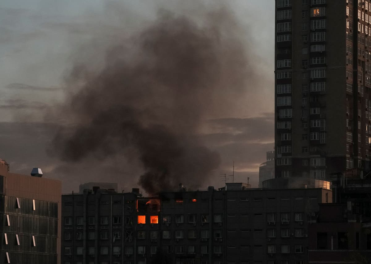 Киев атаковали. Взрывы в Киеве фото. Взрывы в Киеве фото сейчас. Украина Сити. Киев фото сейчас 2022.