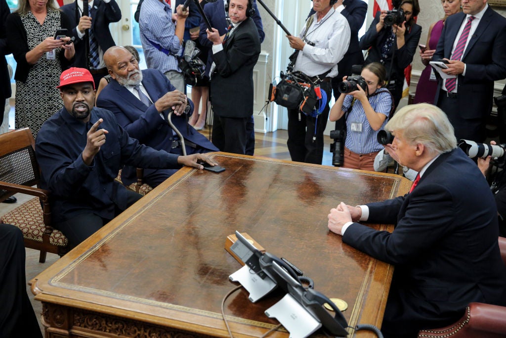 Donald Trump e Kanye West durante uma reunião na Casa Branca em 2018