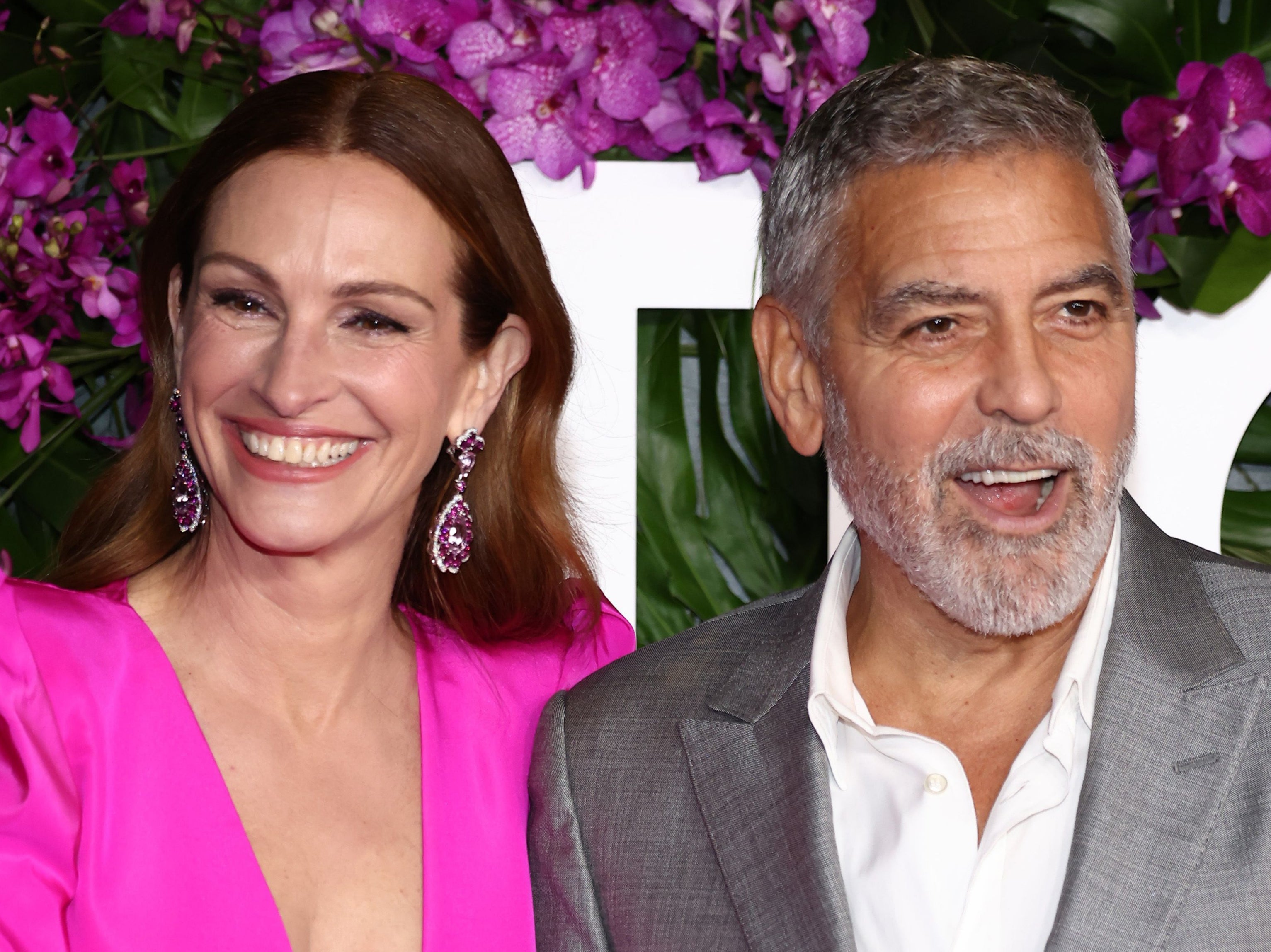 Julia Roberts and George Clooney at the premiere of Ticket To Paradise in October 2022 in Los Angeles