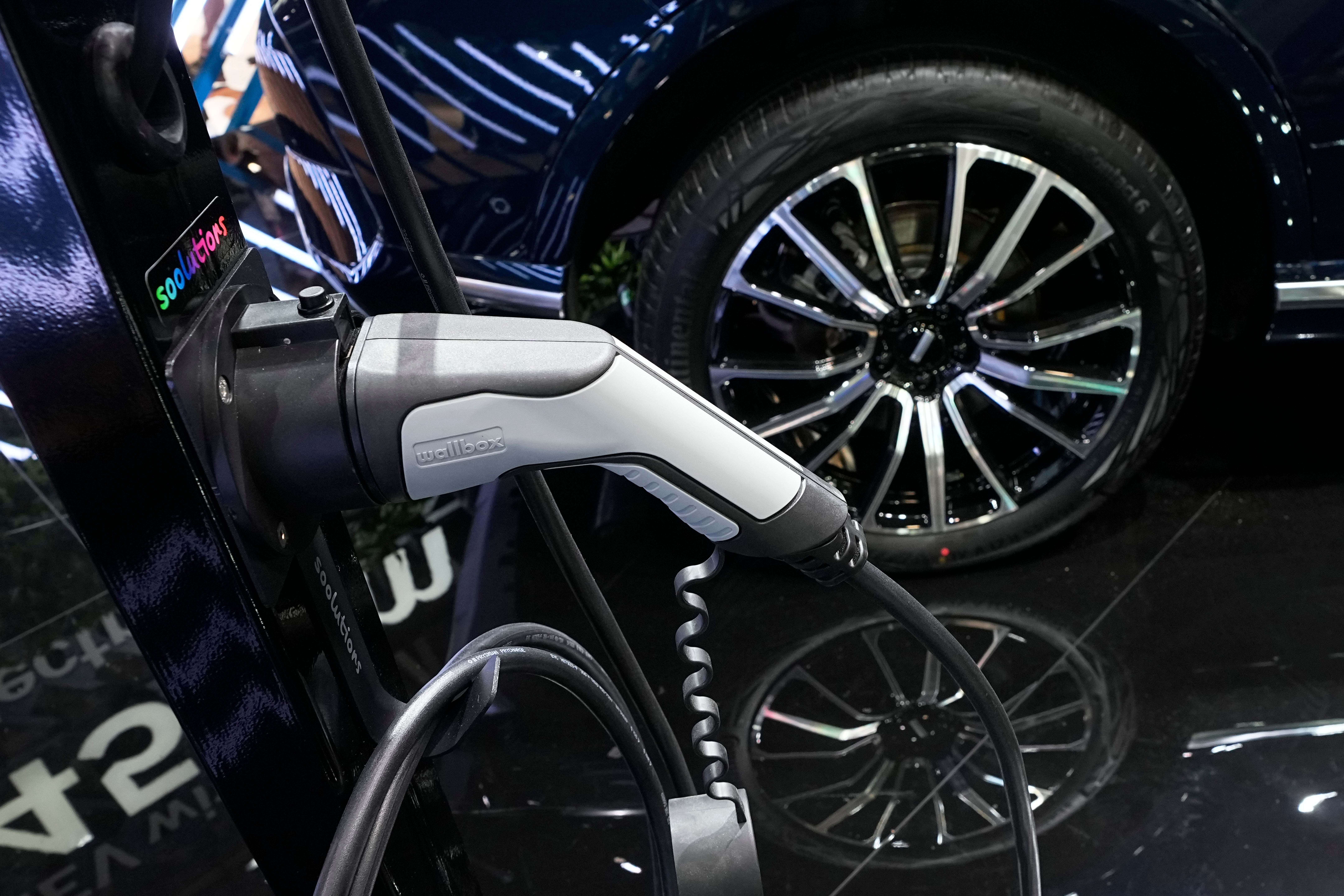 Europe Automakers Paris Show