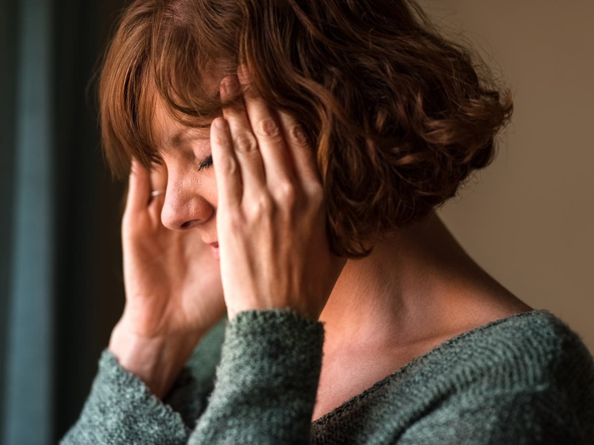 What are the symptoms of menopause and how can they be relieved? 