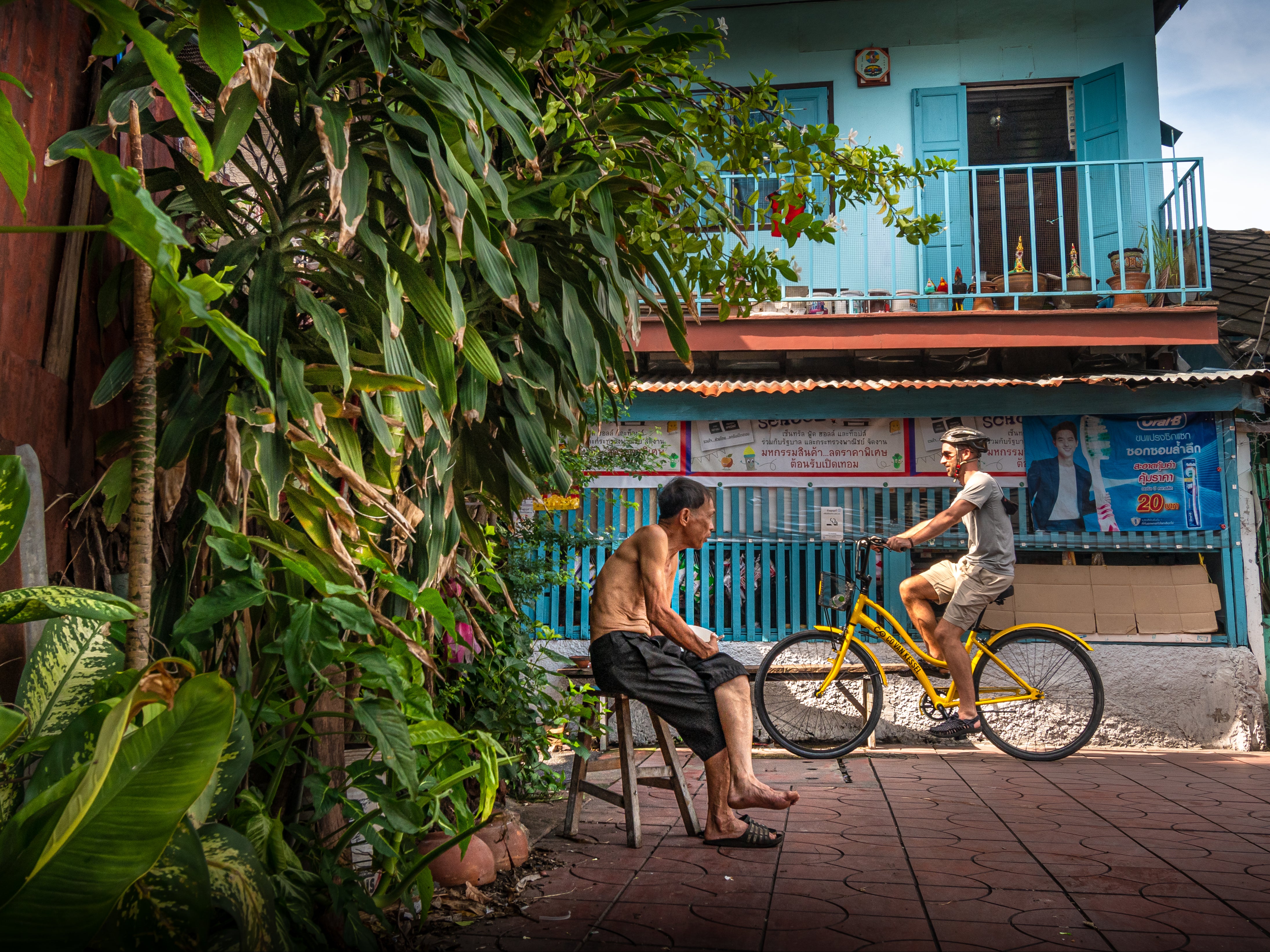 Bangkok has guided cycling tours by Co van Kessel