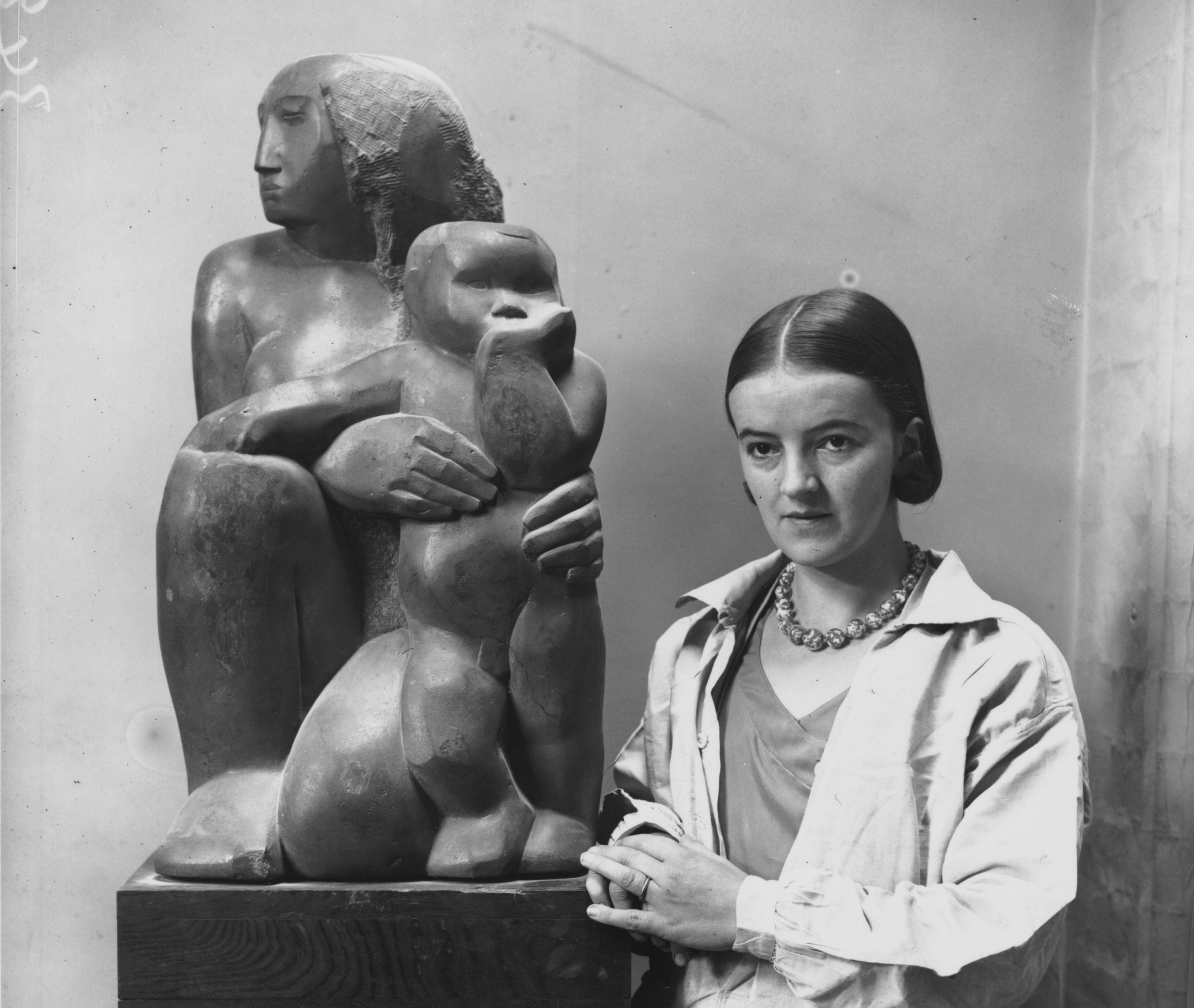 Barbara Hepworth in 1930 with her work ‘Mother and Child’