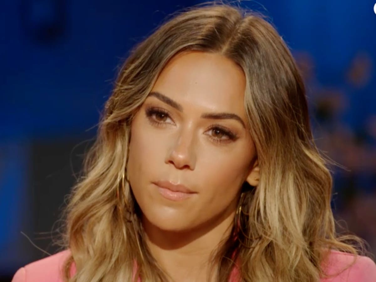 Jana Kramer Claims Her Ex Husband Cheated On Her With ‘more Than 13 Women The Independent 2102