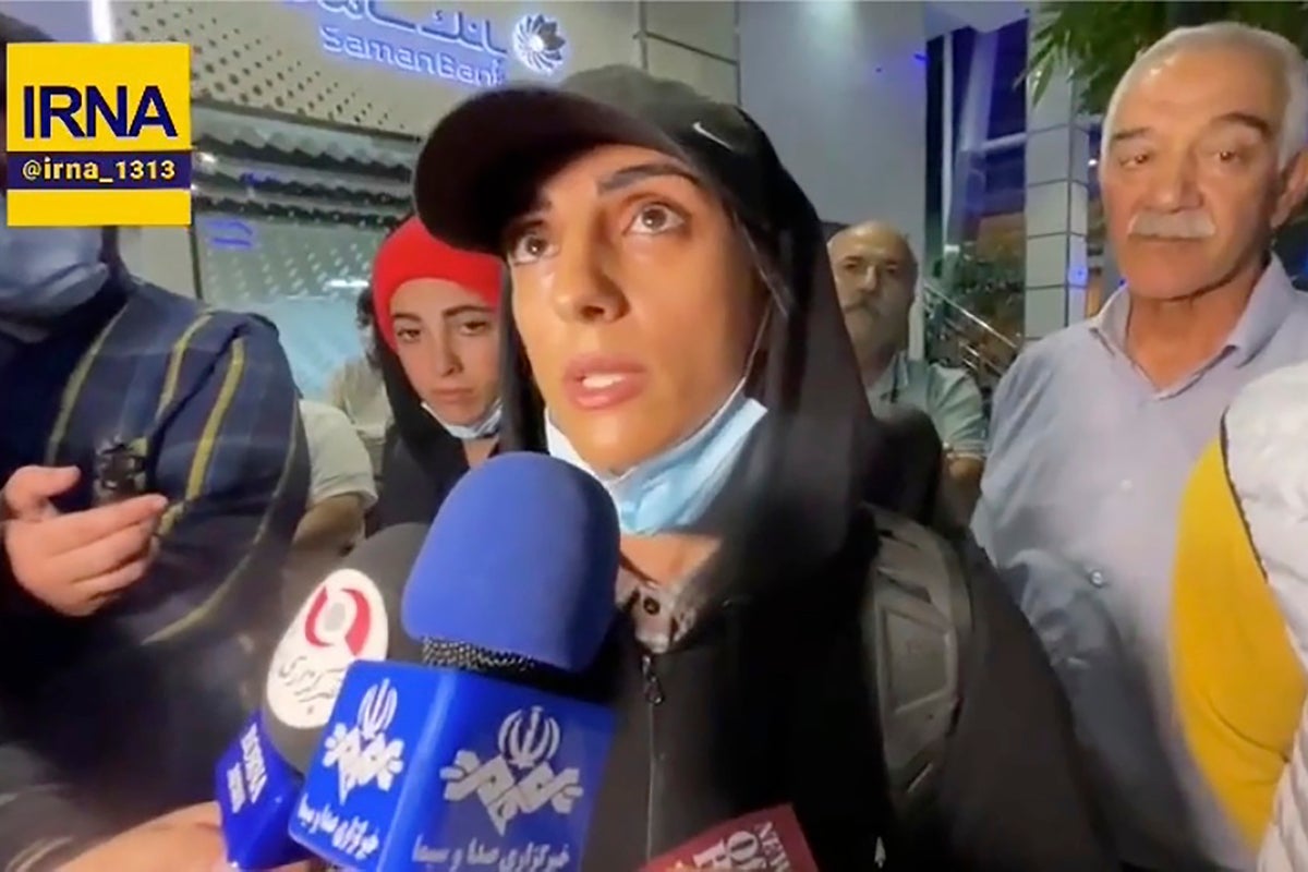 Elnaz Rekabi: Iranian climber arrives back in Tehran to hero’s welcome after competing without a hijab