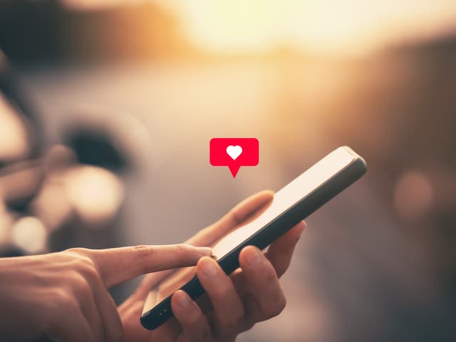 <p>Original dating profiles are more attractive</p>