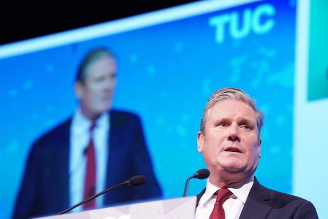 El líder laborista Sir Keir Starmer hablando en el congreso TUC en Brighton (Stefan Rousseau/PA)