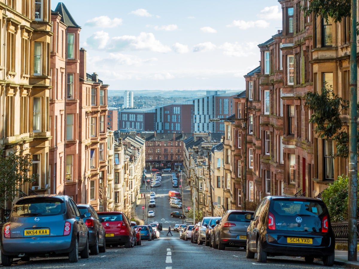 ‘Very bad taste’: Scottish TikTok viewers angry after US woman buys flat for daughter attending Glasgow university