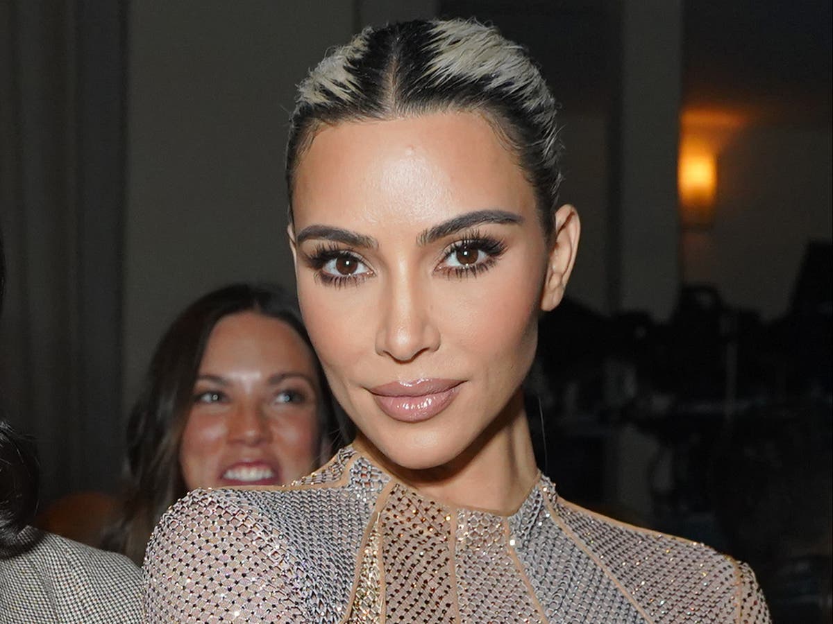 kim-kardashian-unveils-x-men-inspired-halloween-costume-the-independent