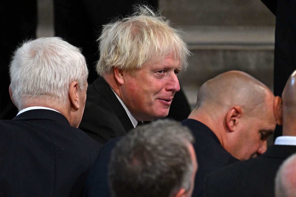 Boris Johnson pulls out of race for 10 Downing Street