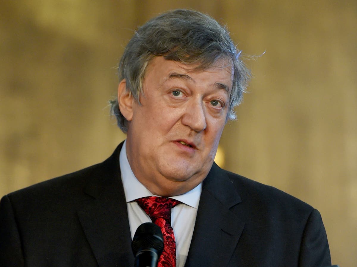 Stephen Fry sympathises with Wikipedia editors as UK gets third PM in three months