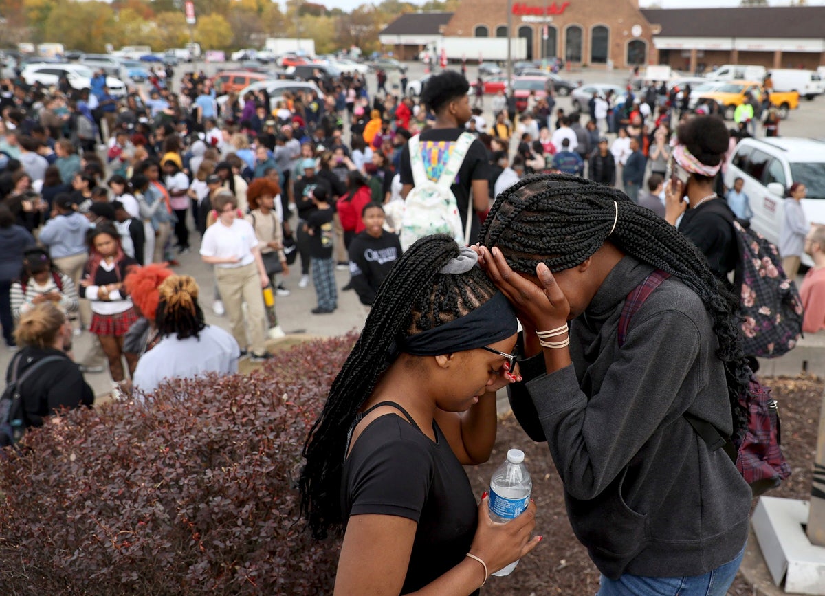 St Louis school shooting – latest: Orlando Harris had AR-15, 600 rounds and manifesto praising mass shooters