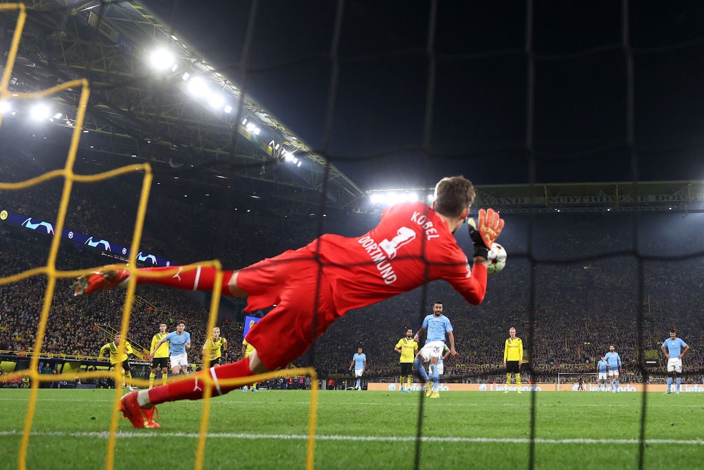 Mahrez was denied by Dortmund goalkeeper Gregor Kobel