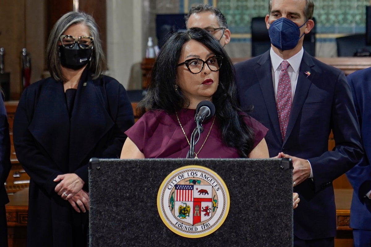 Los Angeles konseyi ırkçılık skandalının ortasında protesto tarafından bozuldu
