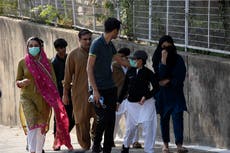 Thousands mourn Pakistani journalist, spy chief wants probe