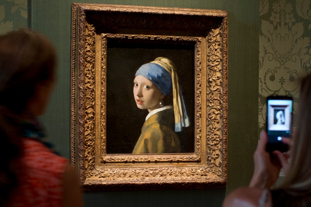 ‘Girl with a Pearl Earring’ targeted by climate activists