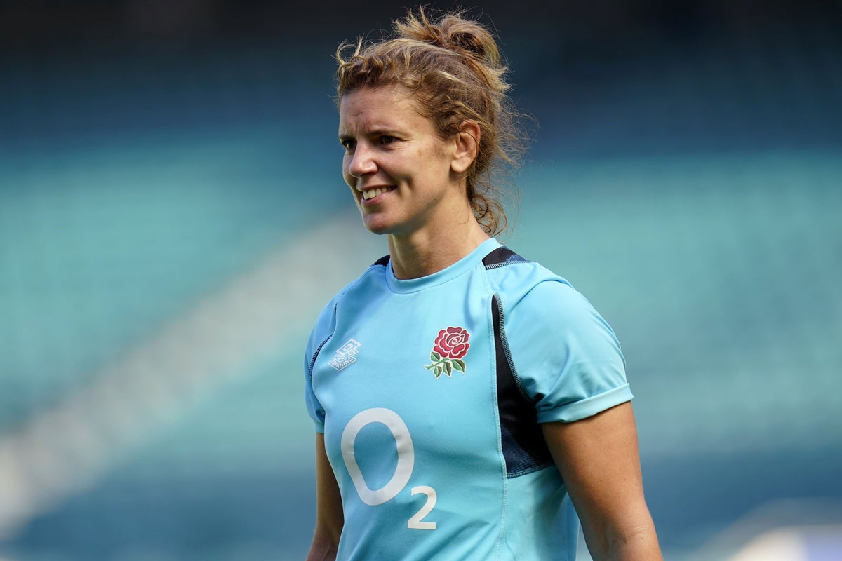Sarah Hunter to break England cap record with 138th outing in World Cup quarters