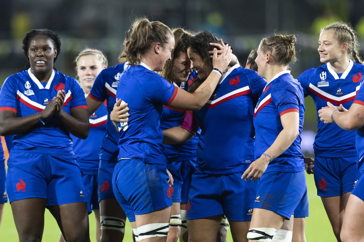 France dominate Italy in New Zealand to book World Cup semi-final spot