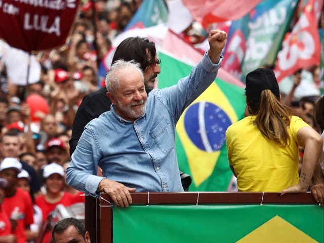 <p>Lula on the campaign trail in Sao Paulo on Saturday </p>