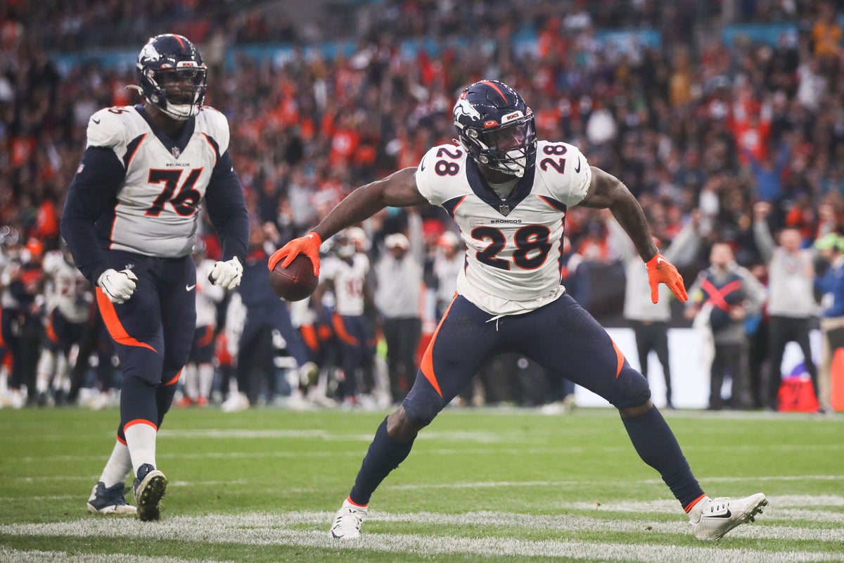 Late drama at Wembley as Latavius Murray gives Broncos victory over Jaguars