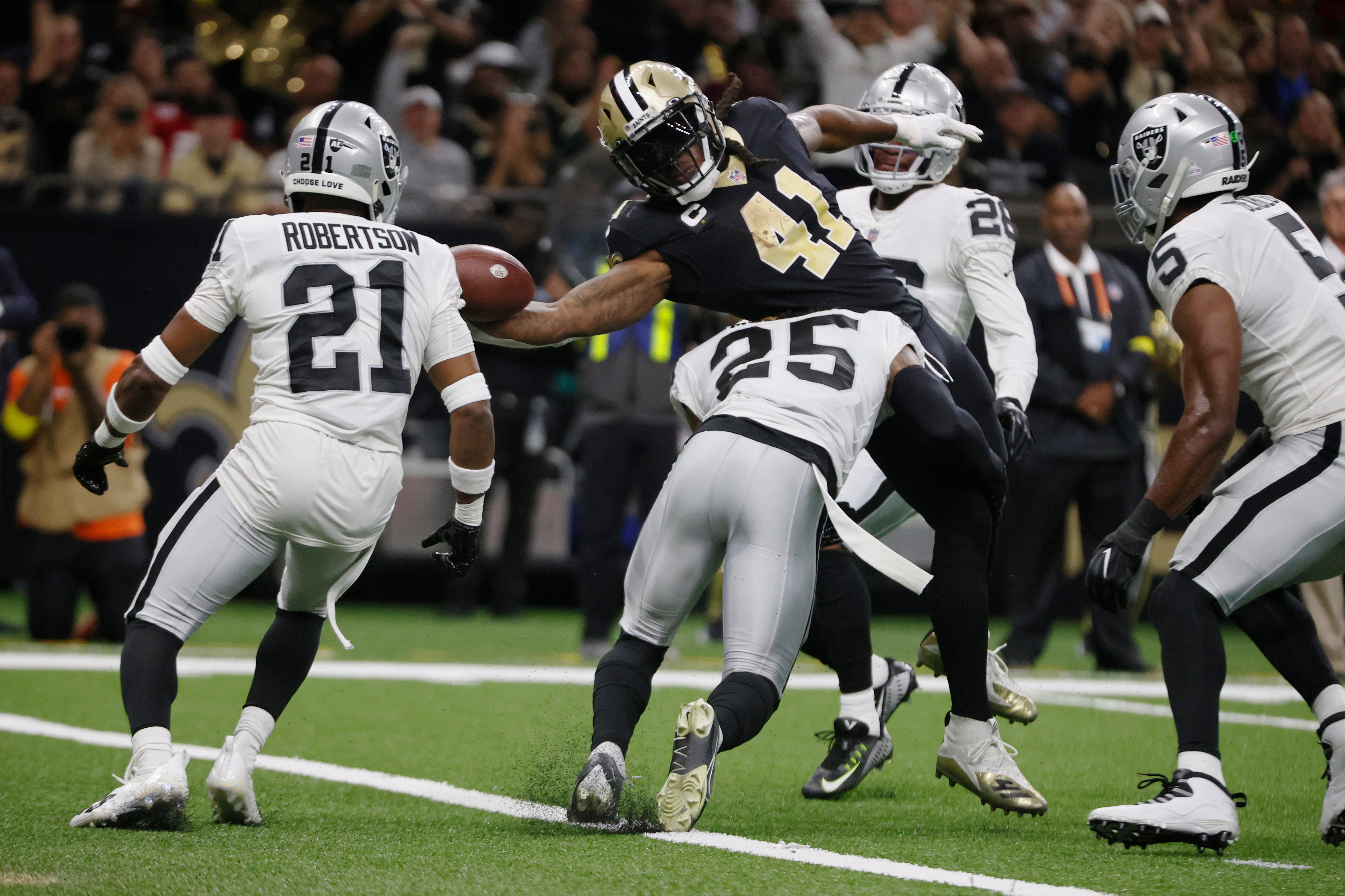 DEP-NFL RAIDERS-SAINTS