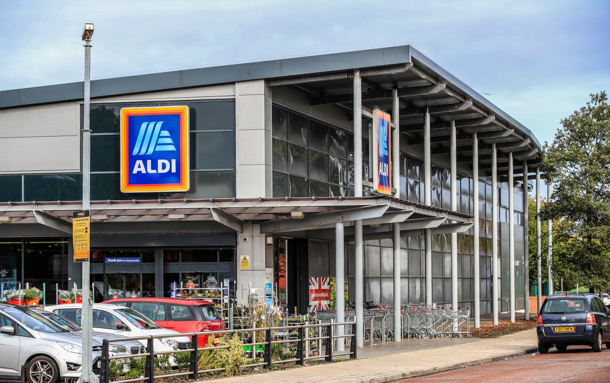 aldi-gives-workers-third-pay-rise-in-12-months-as-cost-of-living-crisis